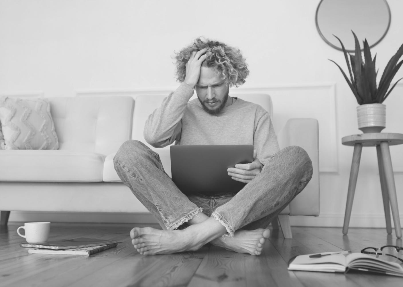 Analisis data keuangan menggunakan teknologi modern